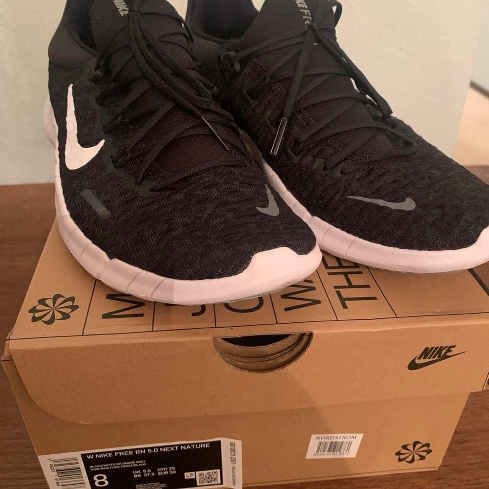 Nike 2021 Running Shoe Women’s size 8.